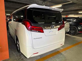 2018 Toyota Alphard - Thumbnail
