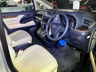 2018 Toyota Alphard - Thumbnail