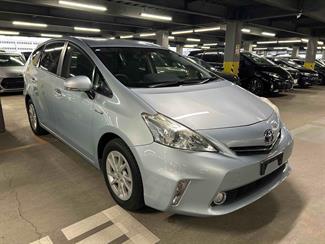 2014 Toyota Prius - Thumbnail