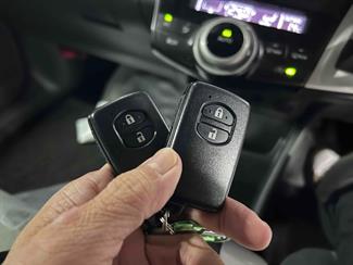 2014 Toyota Prius - Thumbnail