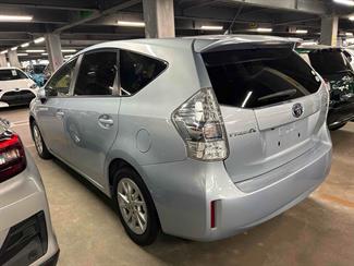 2014 Toyota Prius - Thumbnail