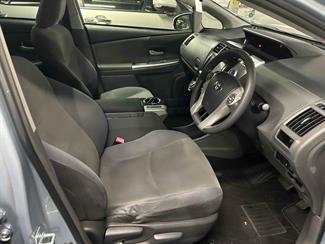 2014 Toyota Prius - Thumbnail