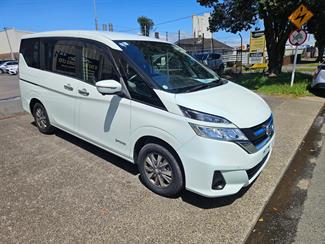 2020 Nissan Serena - Thumbnail