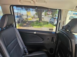 2020 Nissan Serena - Thumbnail