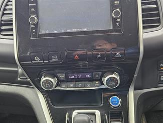 2020 Nissan Serena - Thumbnail