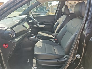 2021 Nissan KICKS - Thumbnail