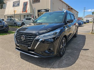 2021 Nissan KICKS - Thumbnail