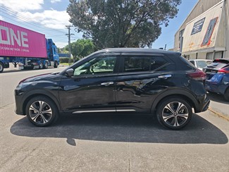 2021 Nissan KICKS - Thumbnail