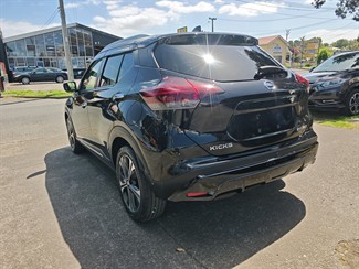 2021 Nissan KICKS - Thumbnail