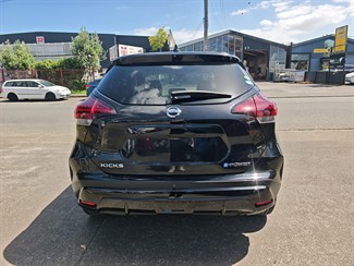 2021 Nissan KICKS - Thumbnail