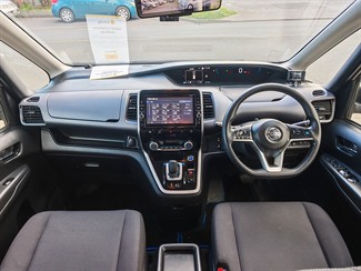 2018 Nissan Serena - Thumbnail