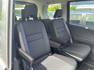 2018 Nissan Serena - Thumbnail