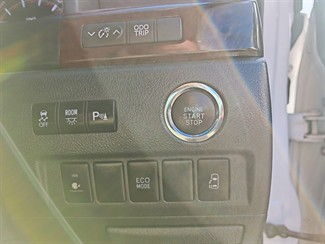 2014 Toyota Vellfire - Thumbnail