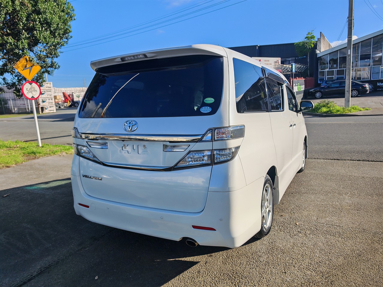 2014 Toyota Vellfire
