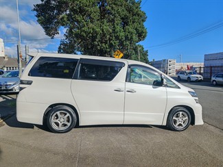 2014 Toyota Vellfire - Thumbnail