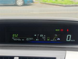 2013 Toyota Prius - Thumbnail