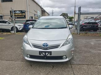 2013 Toyota Prius - Thumbnail