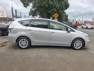 2013 Toyota Prius - Thumbnail