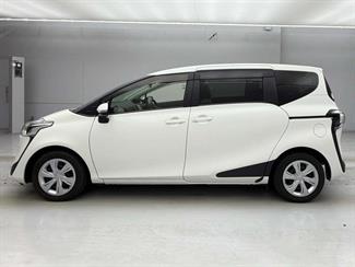2021 Toyota Sienta - Thumbnail