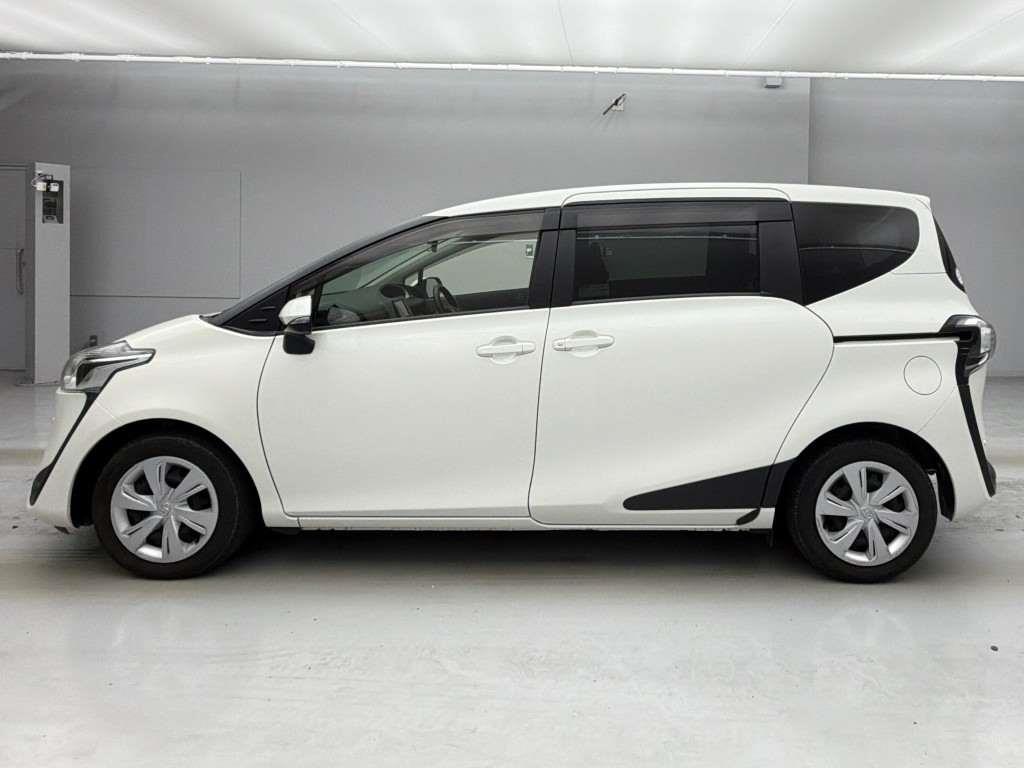 2021 Toyota Sienta