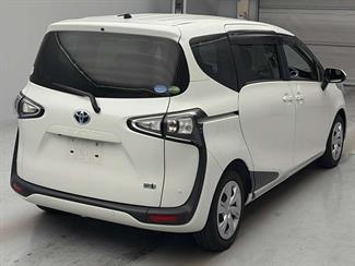 2021 Toyota Sienta - Thumbnail