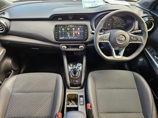 2021 Nissan KICKS - Thumbnail