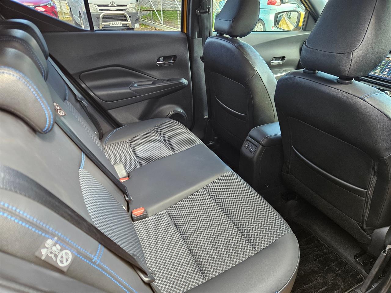 2021 Nissan KICKS