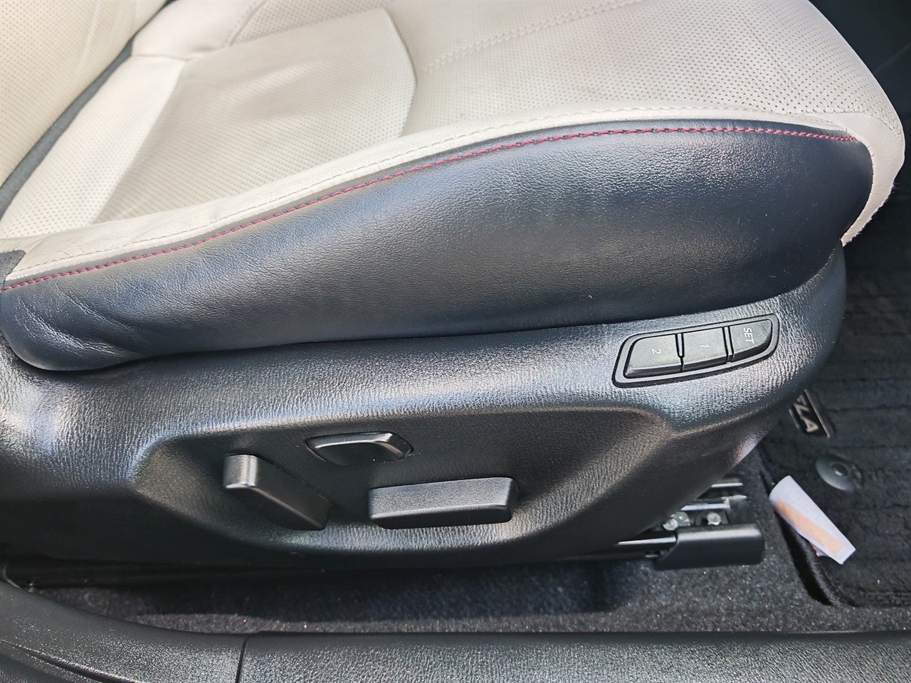 2017 Mazda Axela