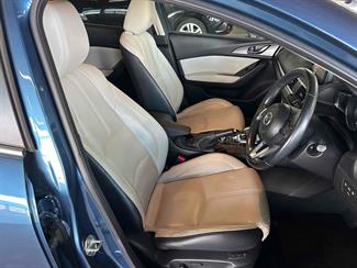 2017 Mazda Axela - Thumbnail