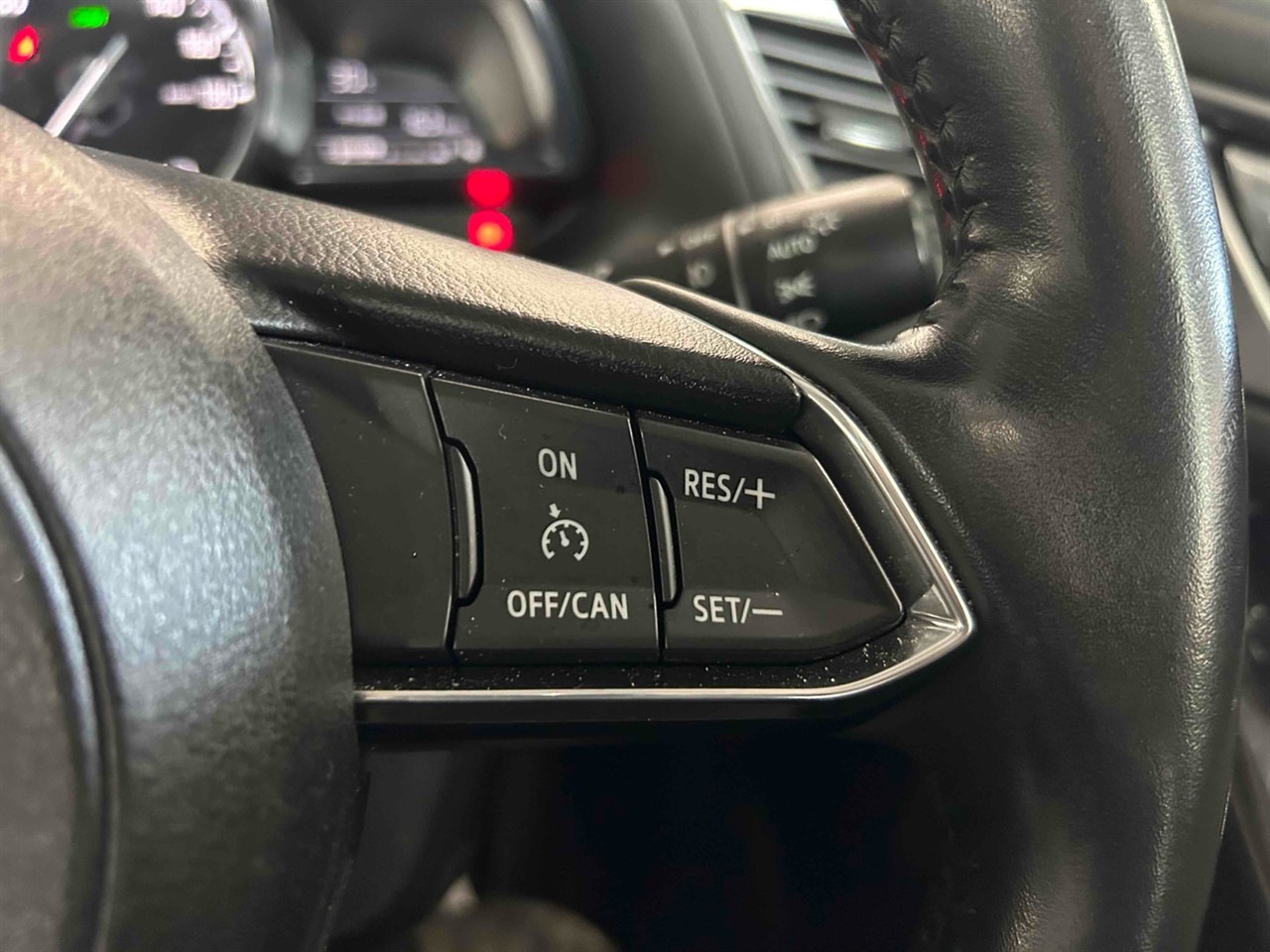 2017 Mazda Axela