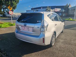 2014 Toyota Prius - Thumbnail