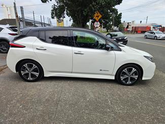 2019 Nissan Leaf - Thumbnail