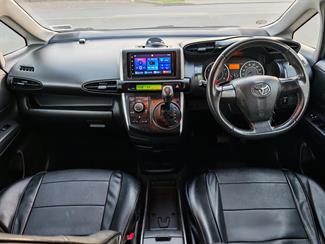 2011 Toyota Wish - Thumbnail