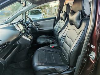 2011 Toyota Wish - Thumbnail