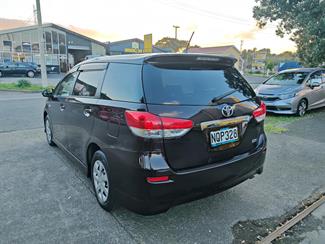 2011 Toyota Wish - Thumbnail